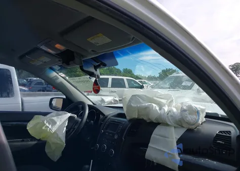 2013 Kia Sorento Lx from USA, damaged, VIN 5XYKT3A68DG312720